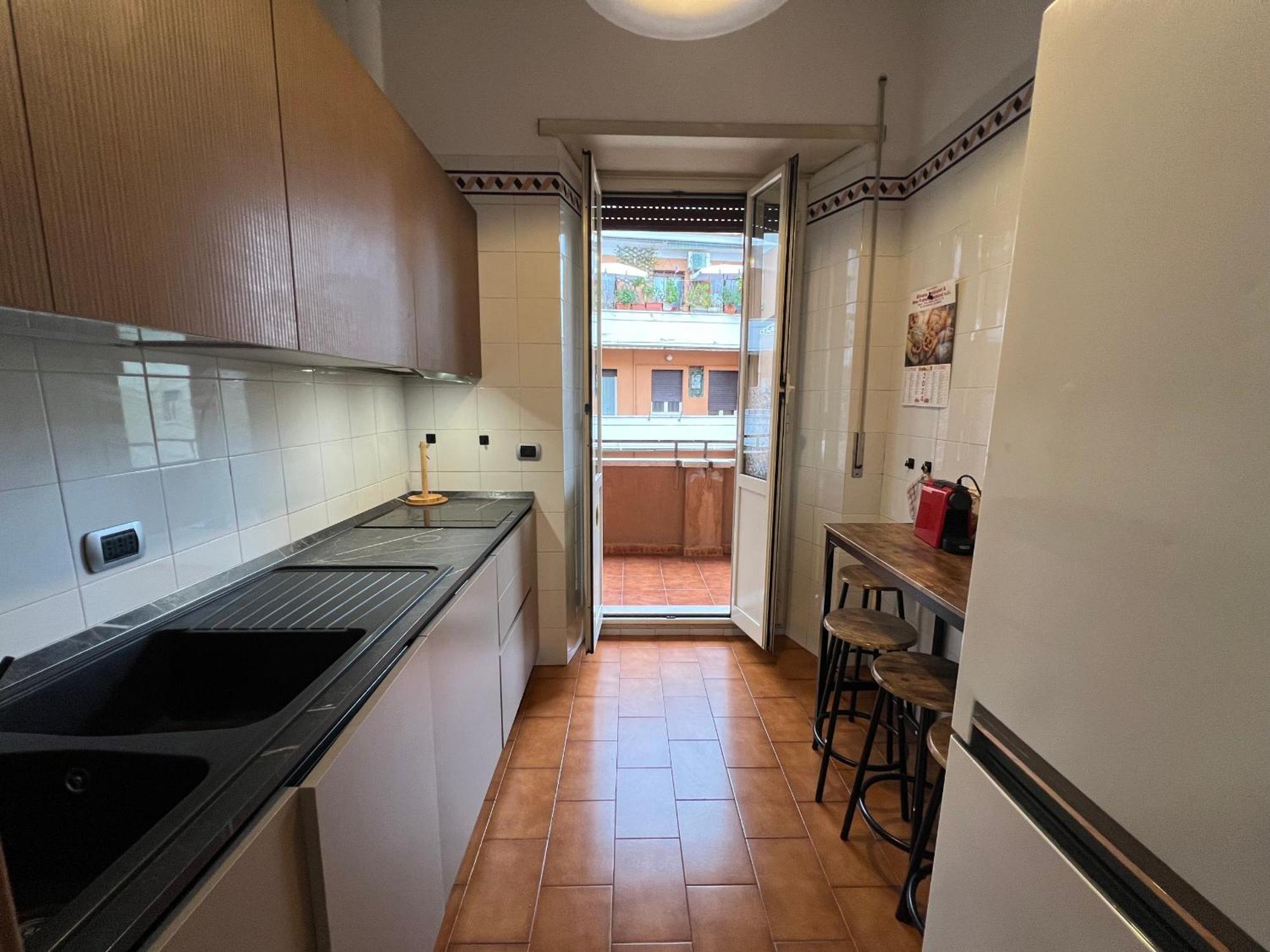 Apartment --Colosseum 15 Min-- Trastevere, Free Wi-Fi & A-C *