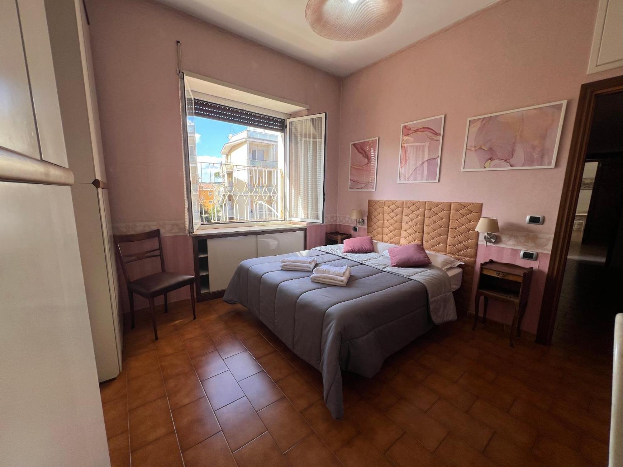 Apartment --Colosseum 15 Min-- Trastevere, Free Wi-Fi & A-C
